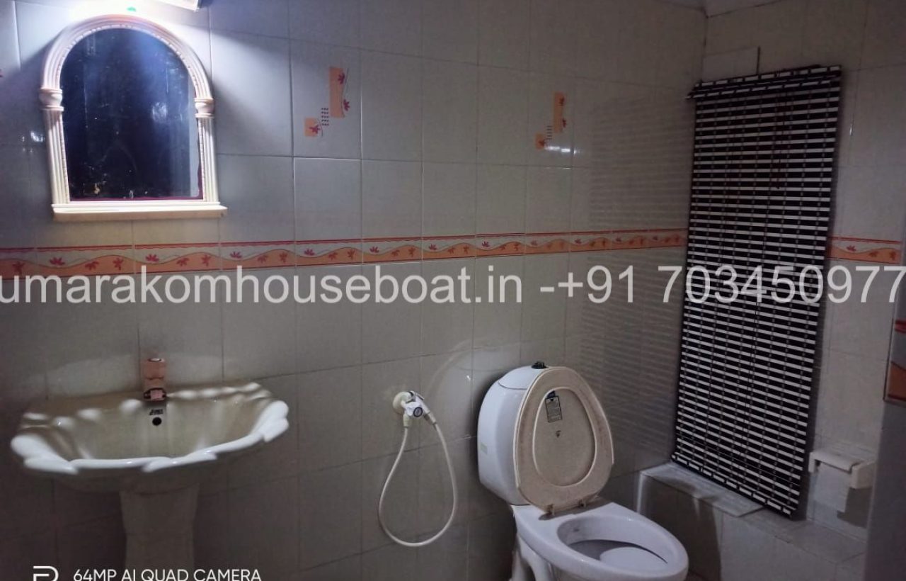 2 bed room toilet