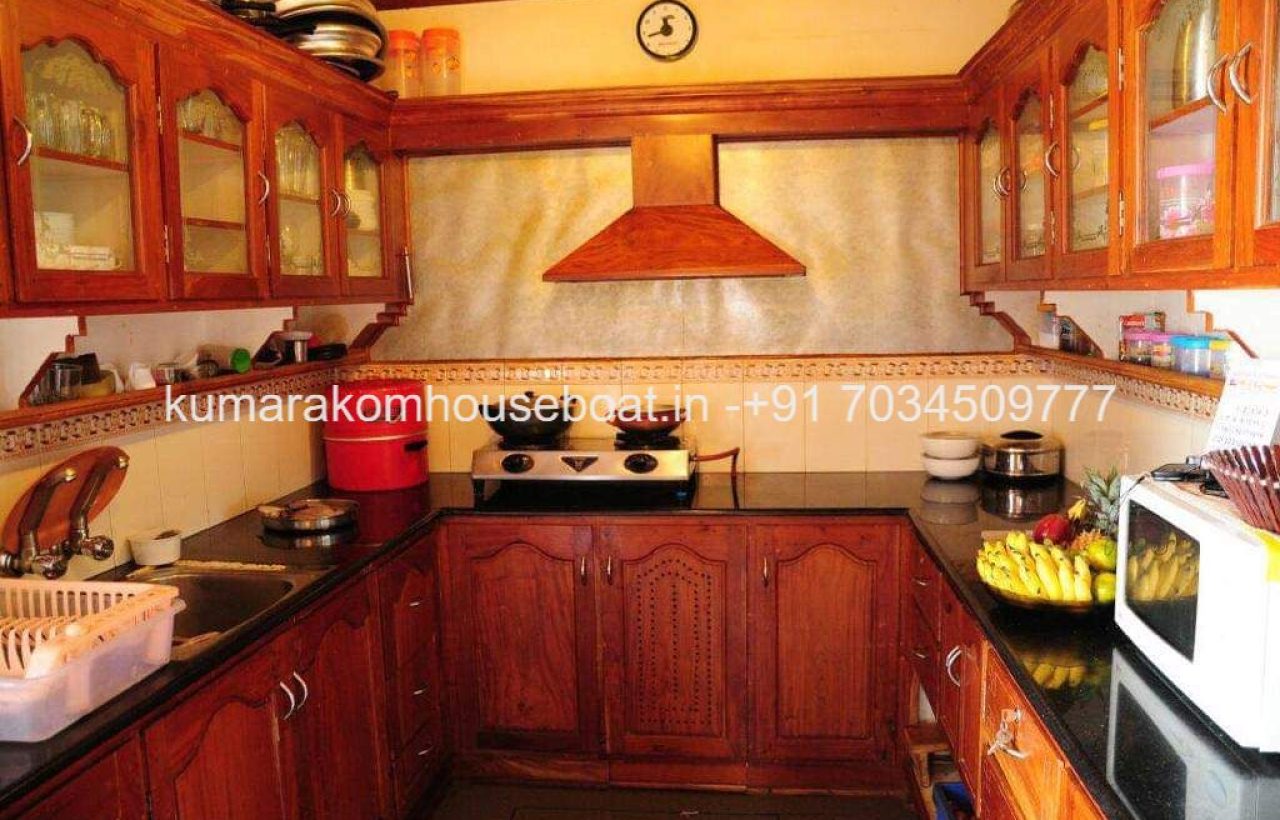 4 bed room kitchen
