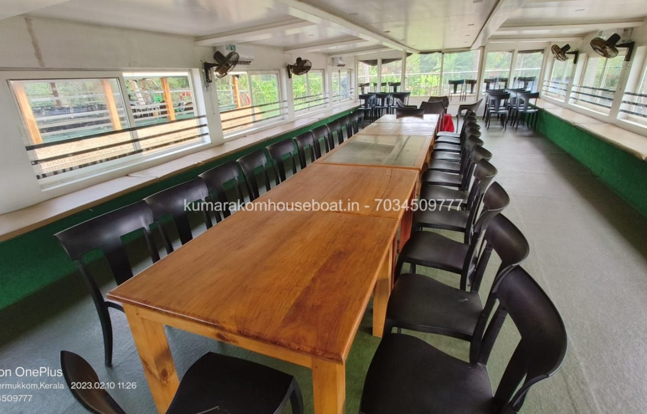 conference hall kumarakom boat stay