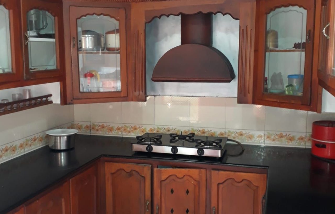 kitchen in kumarakom boat stay