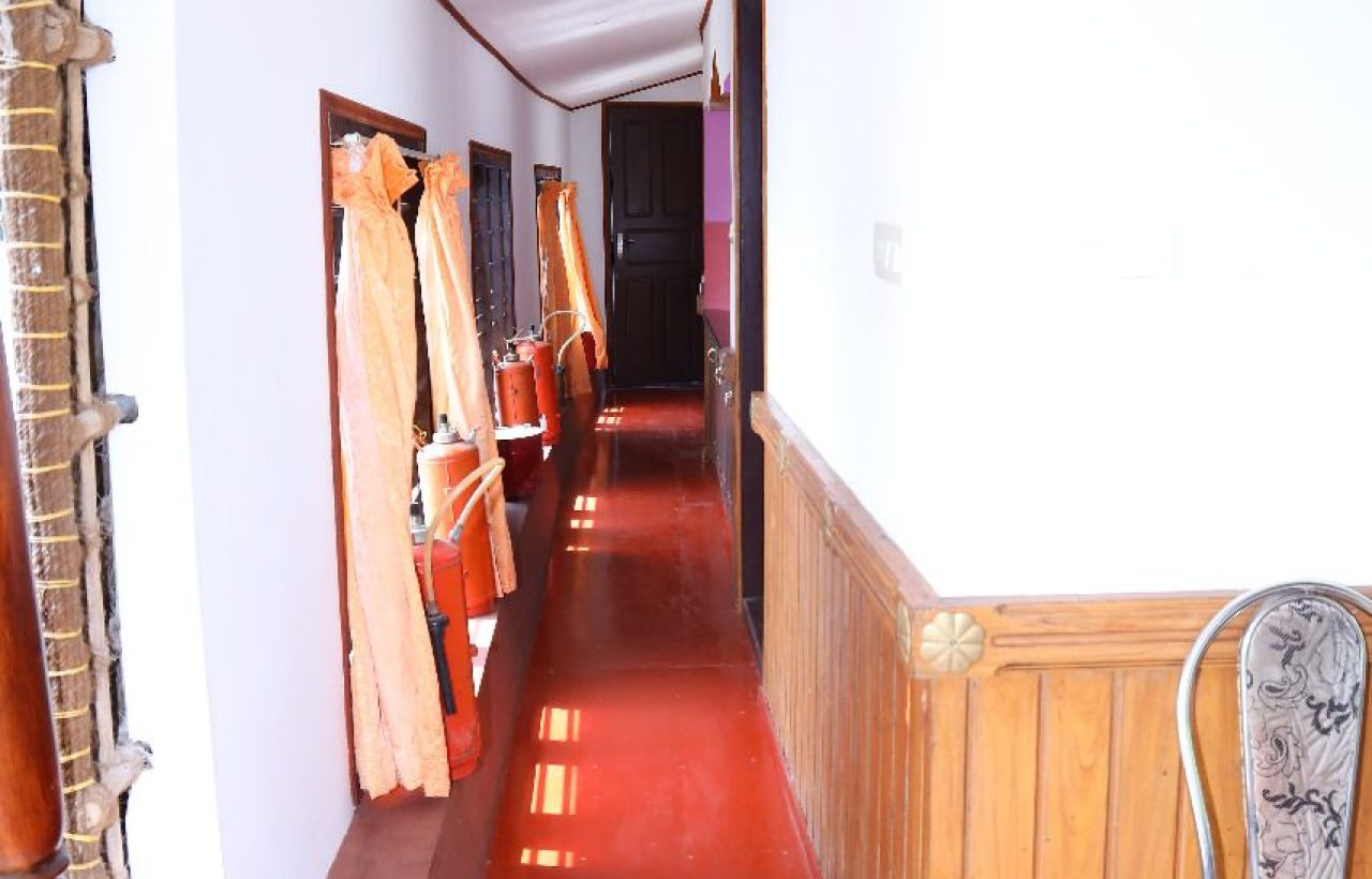 kumarakom boat house interior
