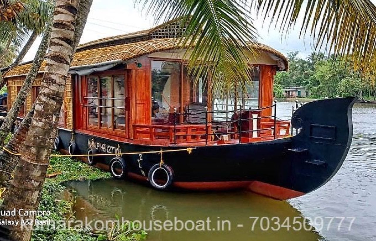 kumarakom boat house stay main