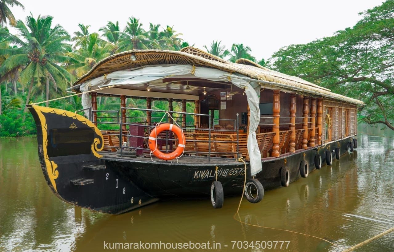 kumarakom boat stay 2 bed deluxe main