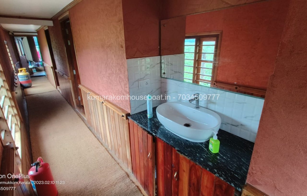 wash basin kumarakom boat houser